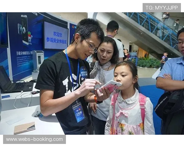 关谷KM赛事互动区：巴西柔术展演吸引青少年现场体验